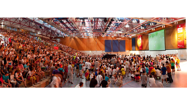 Public Viewing in der Rattenfänger-Halle