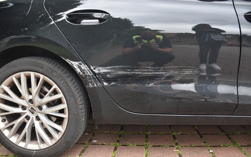 Am 05.07.2024 kam es auf dem Parkplatz der Lidl-Filiale in der Ohsener Straße in Hameln zu einer Verkehrsunfallflucht.