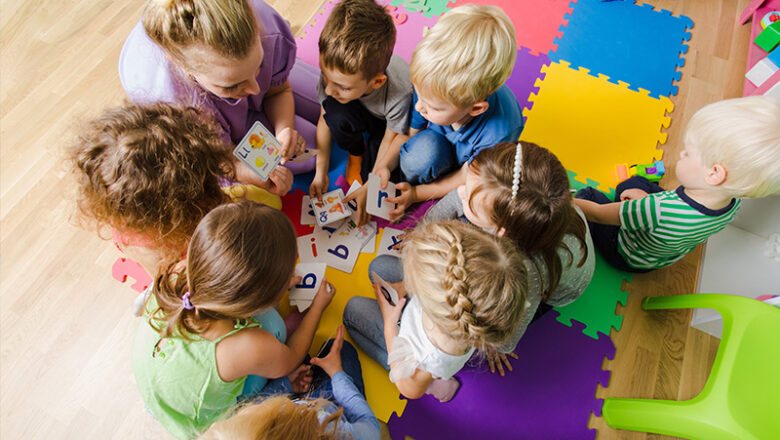 Elternbefragung zur Kinderbetreuung startet